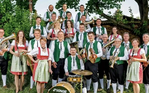 Andreas Bergener und seine Schlossberg-Musikanten Gruppenfoto